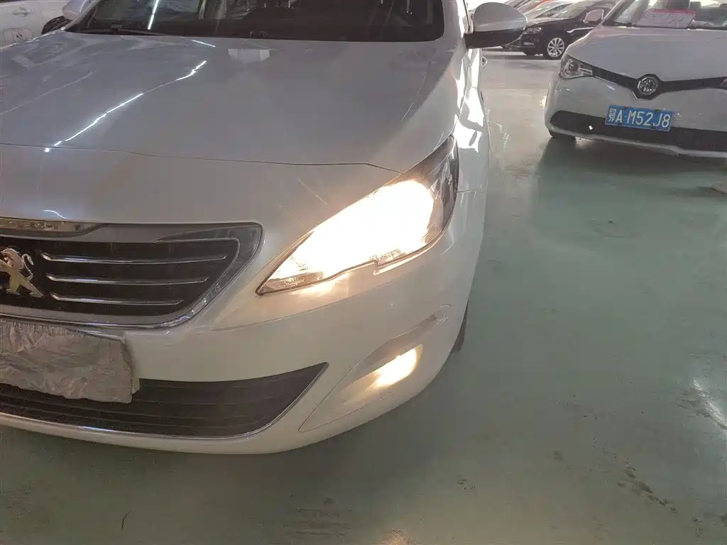 Peugeot 408 2016 — фото 15