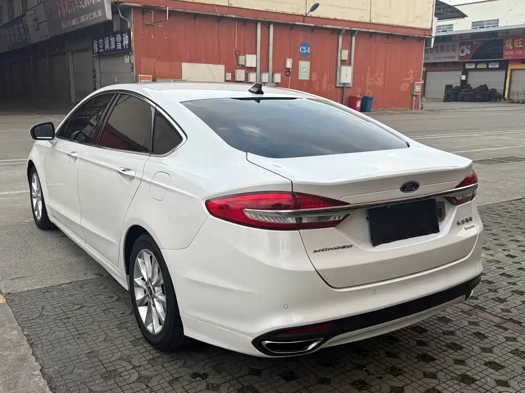 Ford Mondeo 2018 — фото 4
