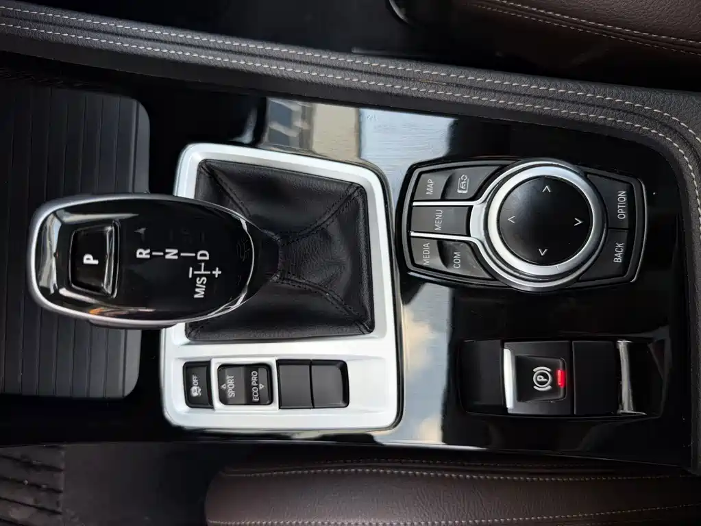BMW 1 Series 2022 — фото 15