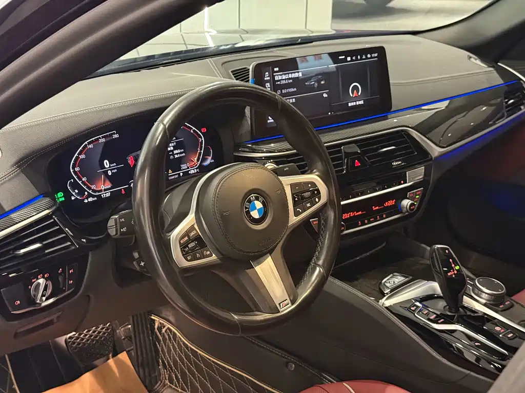 BMW 5 Series 2021 — фото 11