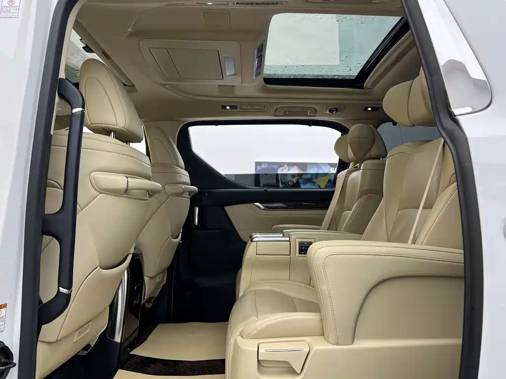 Toyota Alphard 2021