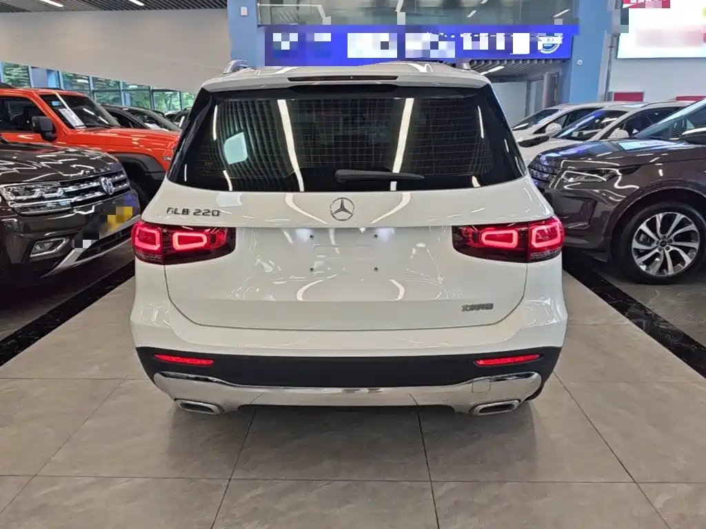 Mercedes-Benz GLB 2023