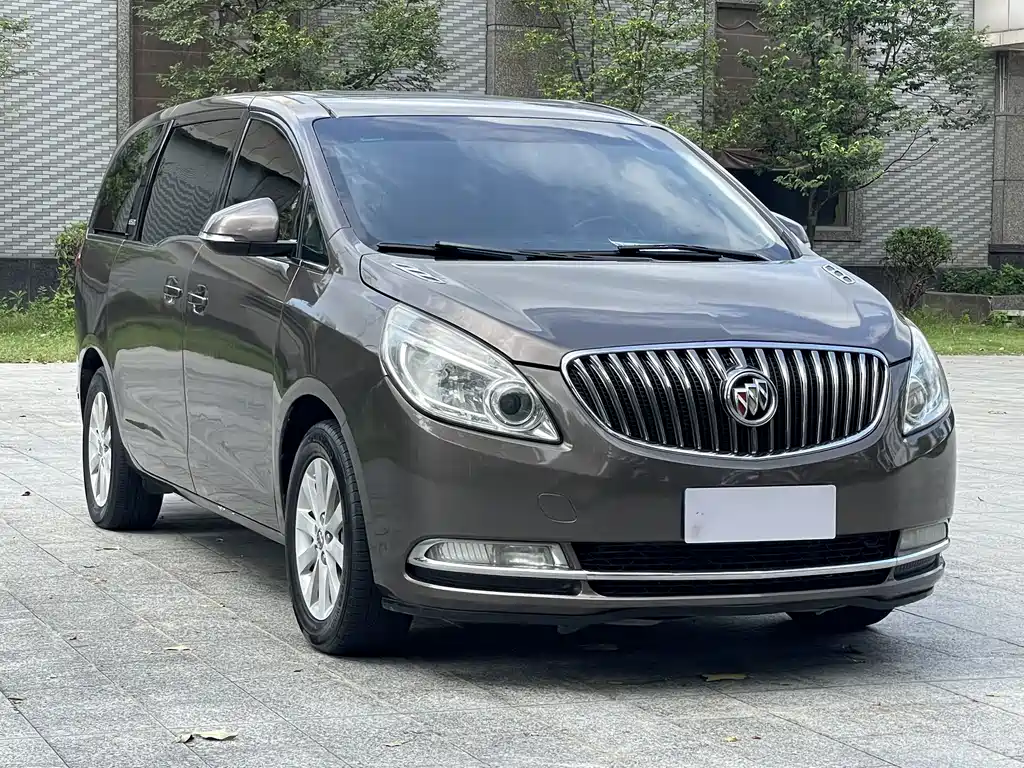 Buick GL8 2015 — фото 1
