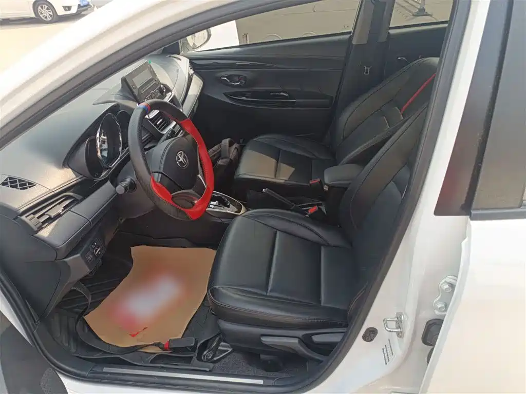 Toyota Yaris L 2020 — фото 15