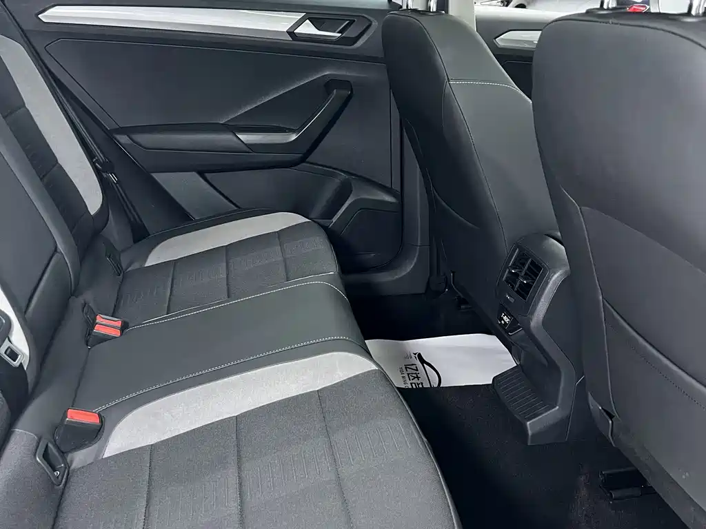 Volkswagen T-Roc 2022 — фото 21