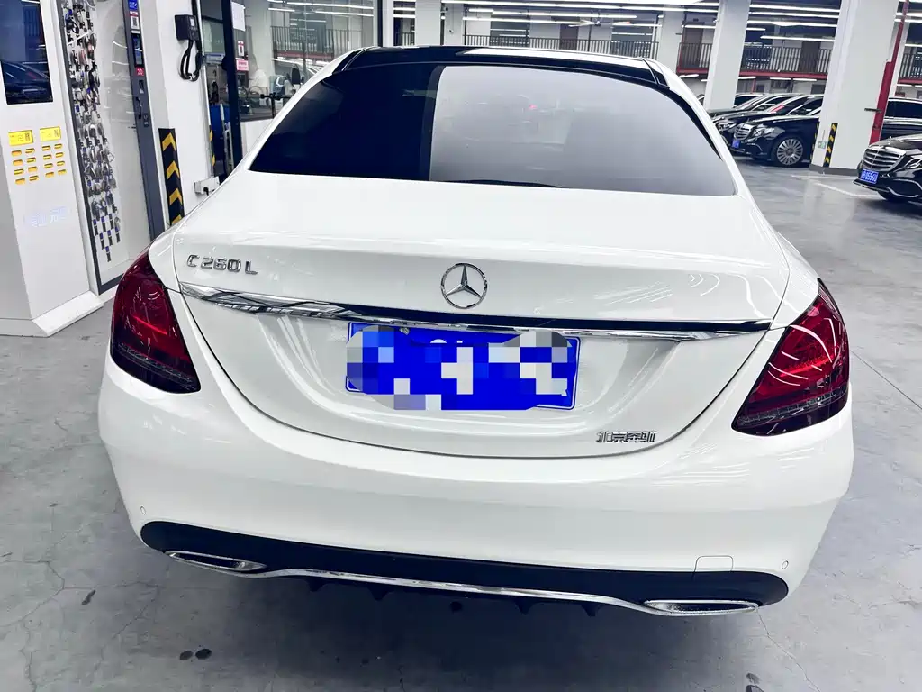 Mercedes-Benz C-Class 2020 — фото 16