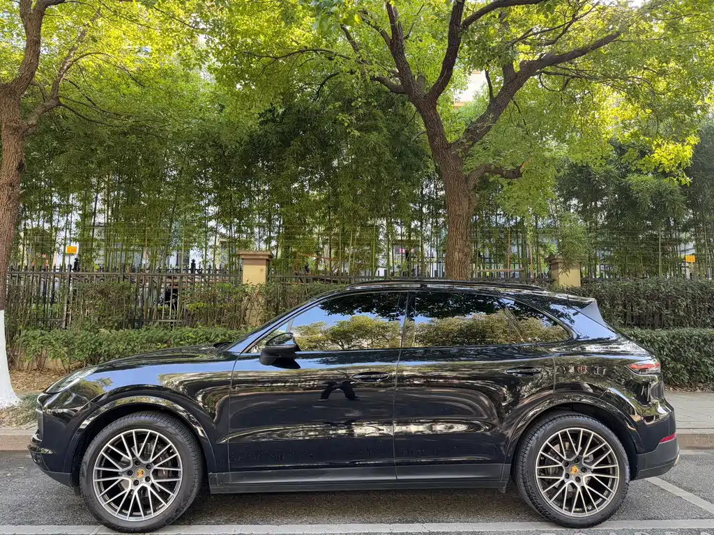 Porsche Cayenne 2021 — фото 3