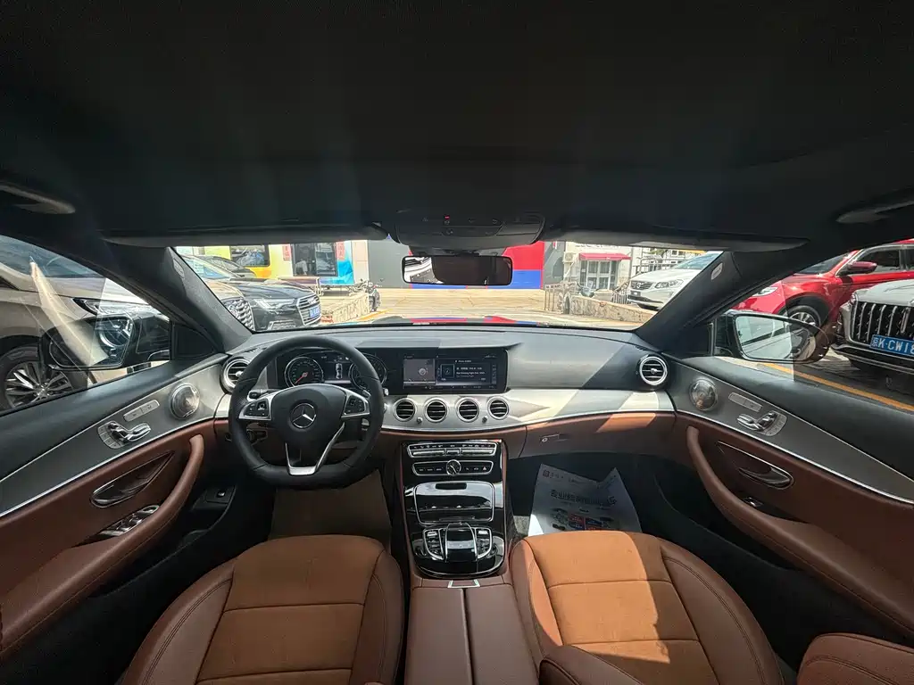 Mercedes-Benz E-Class 2017 — фото 15