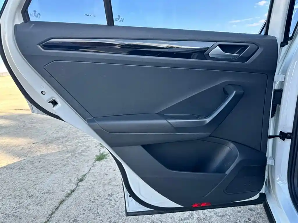 Volkswagen T-Roc 2022 — фото 15