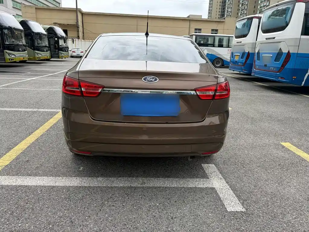 Ford Escort 2016