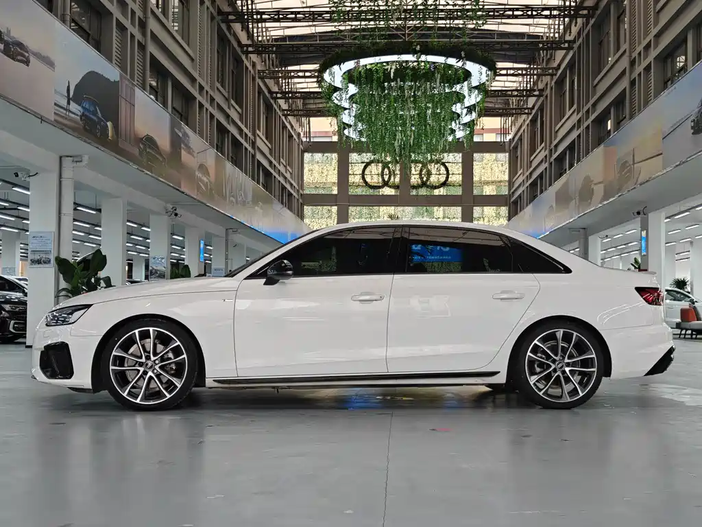 Audi A4L 2023