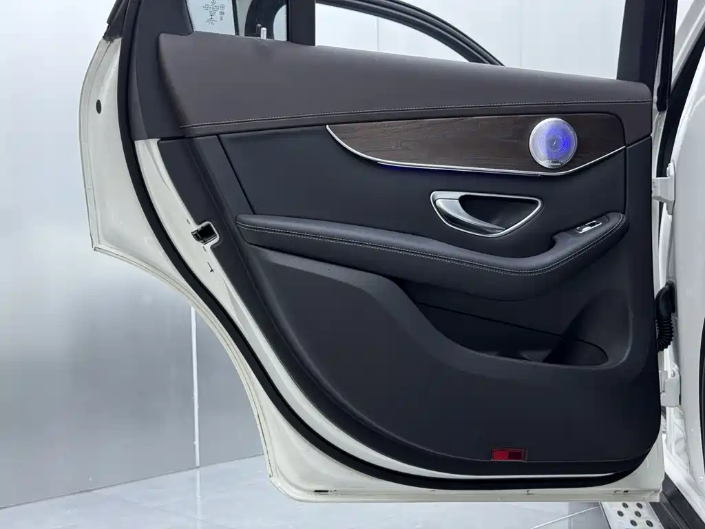 Mercedes-Benz GLC 2020 — фото 17