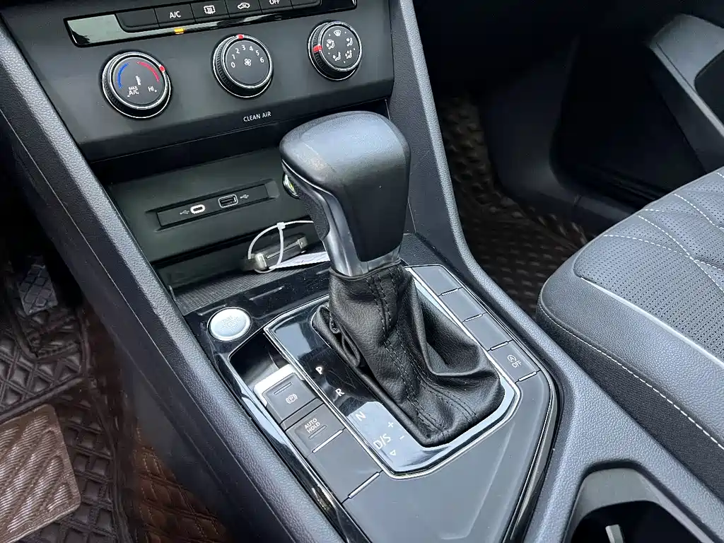 Volkswagen Tiguan L 2022 — фото 7
