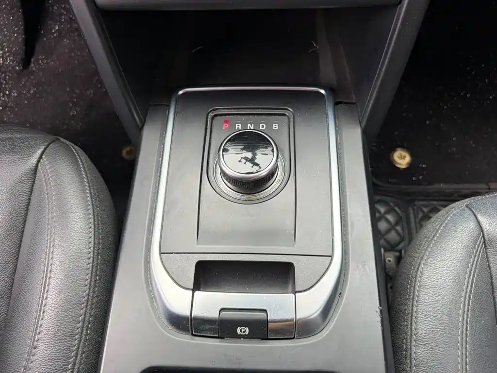 Land Rover Discovery Sport 2018 — фото 9