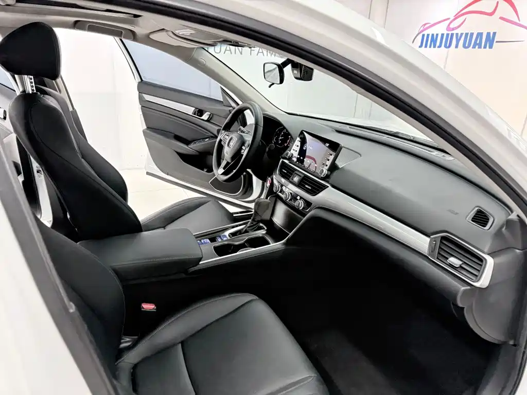 Honda Accord 2020 — фото 17