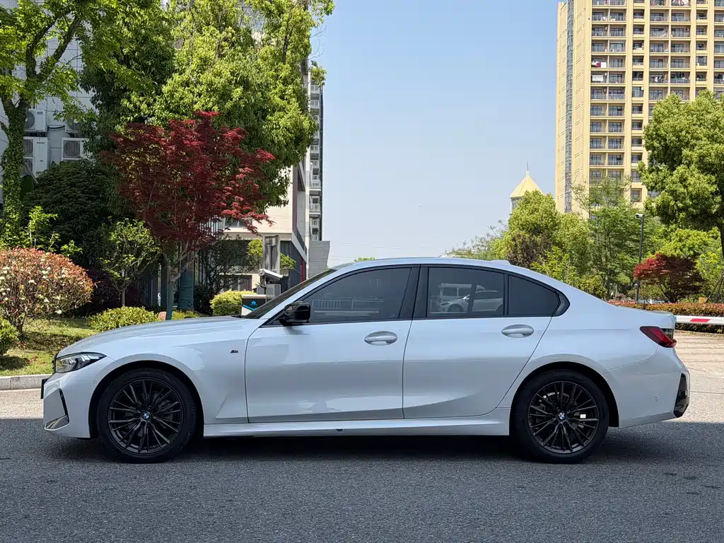 BMW 3 Series 2024