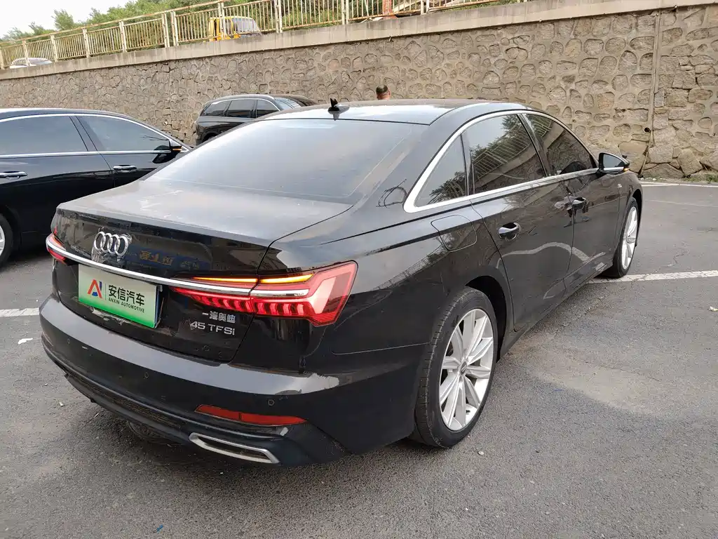 Audi A6L 2022