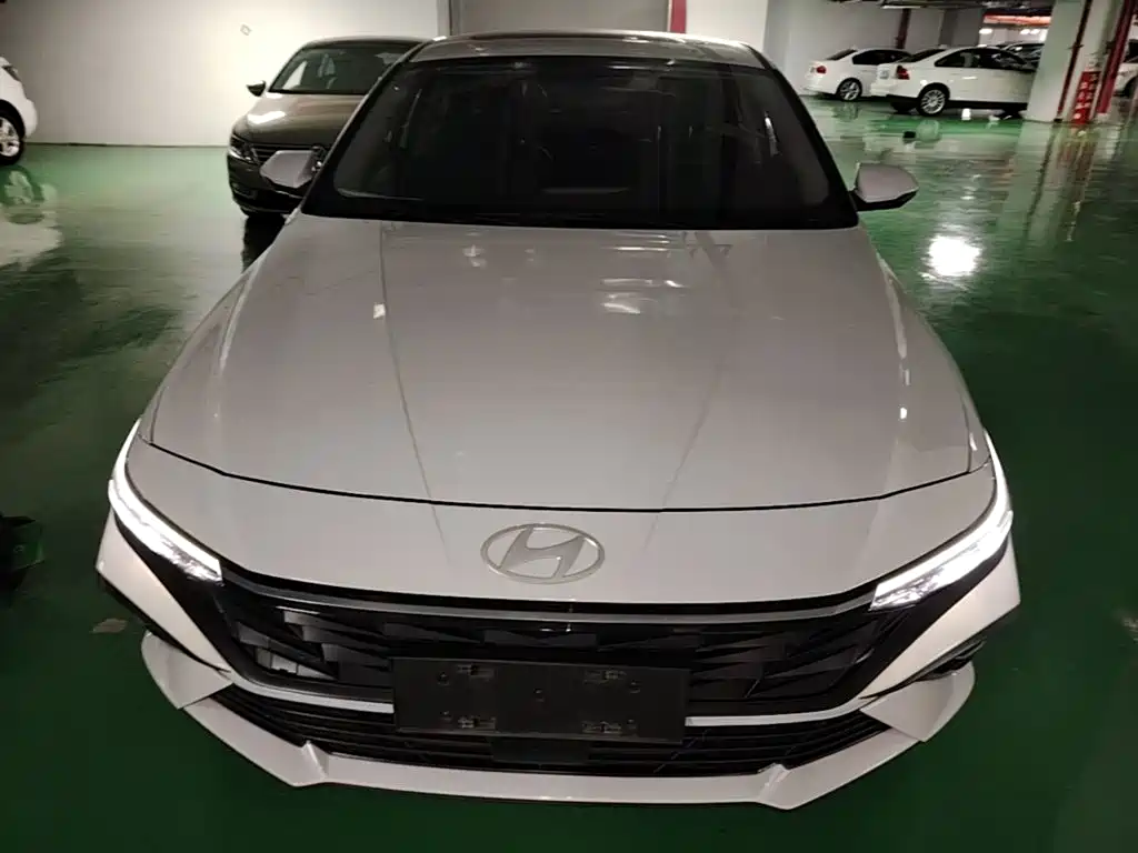 Hyundai Elantra 2024