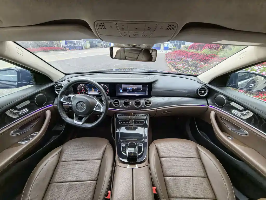 Mercedes-Benz E-Class 2017 — фото 12