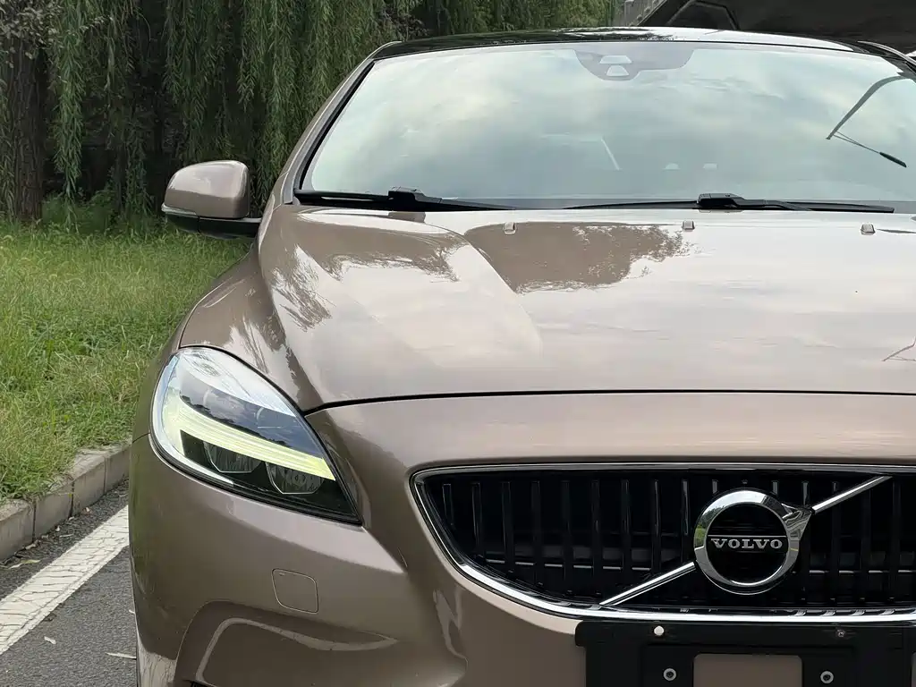 Volvo V40 2017 — фото 11
