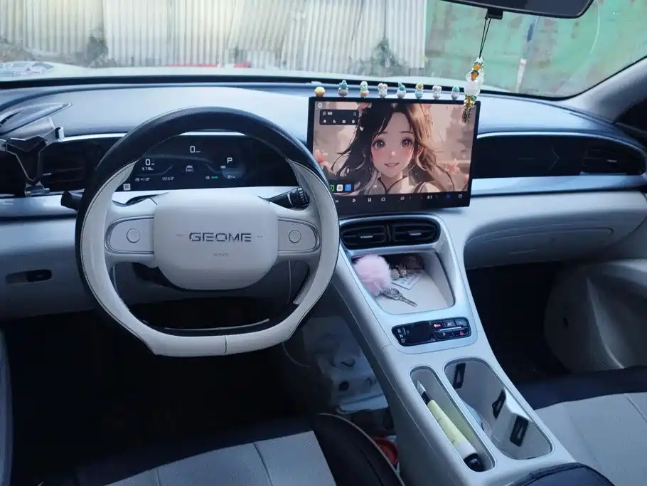 Geely Galaxy Starwish 2025 — фото 12