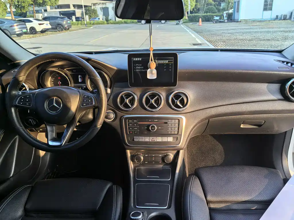 Mercedes-Benz GLA 2018 — фото 15