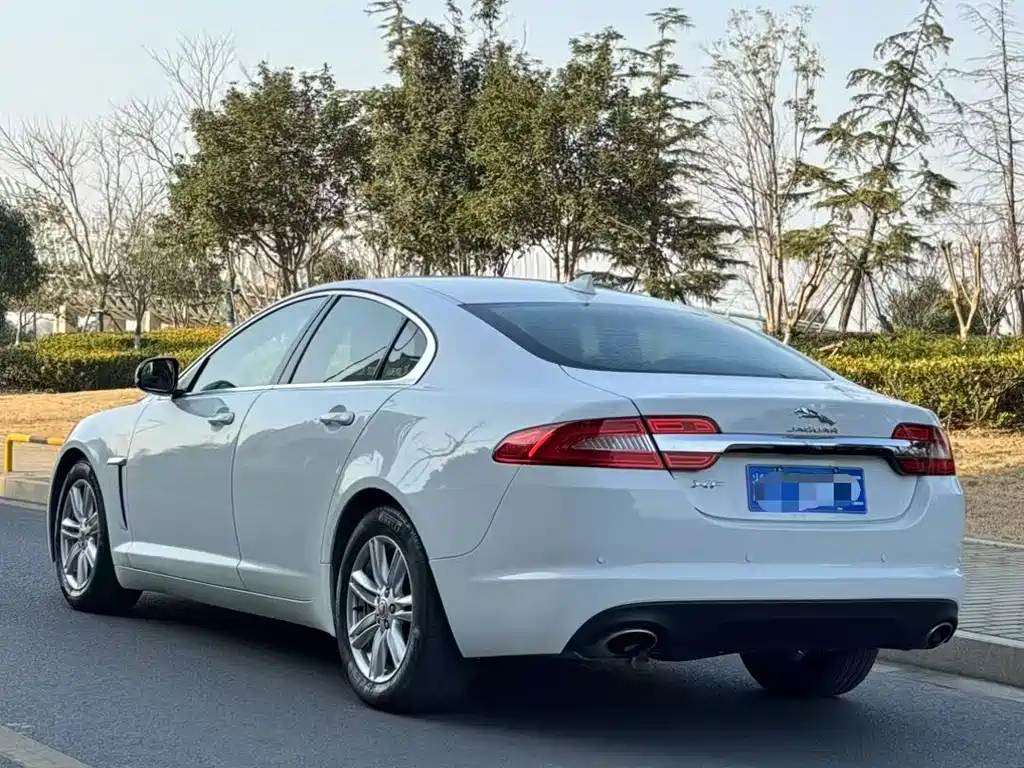 Jaguar XF 2013 — фото 4