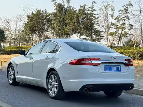 Jaguar XF 2013