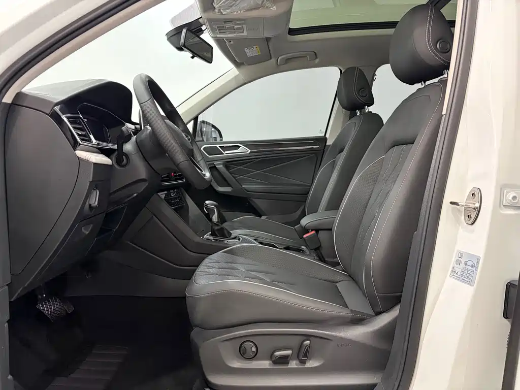 Volkswagen Tiguan L 2022 — фото 4