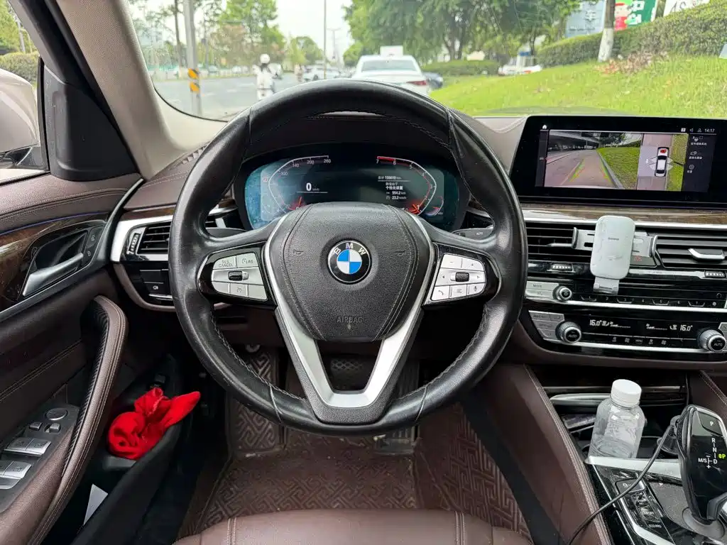 BMW 5 Series 2020 — фото 14