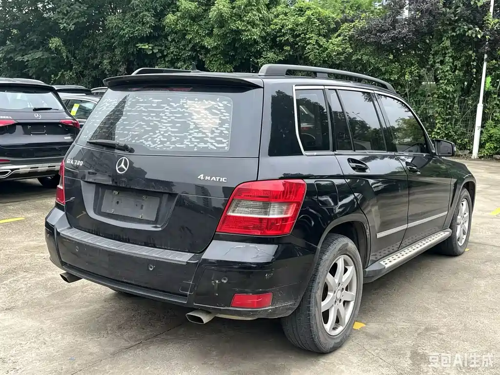 Mercedes-Benz GLK-Class 2011