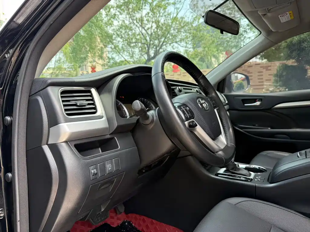 Toyota Highlander 2017 — фото 10