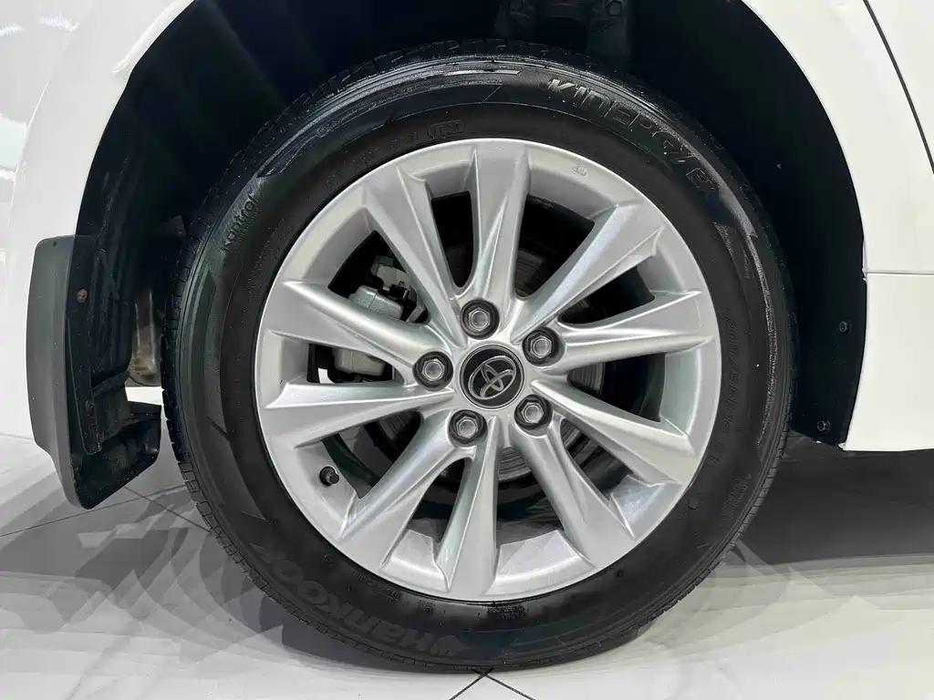 Toyota Corolla 2023 — фото 19