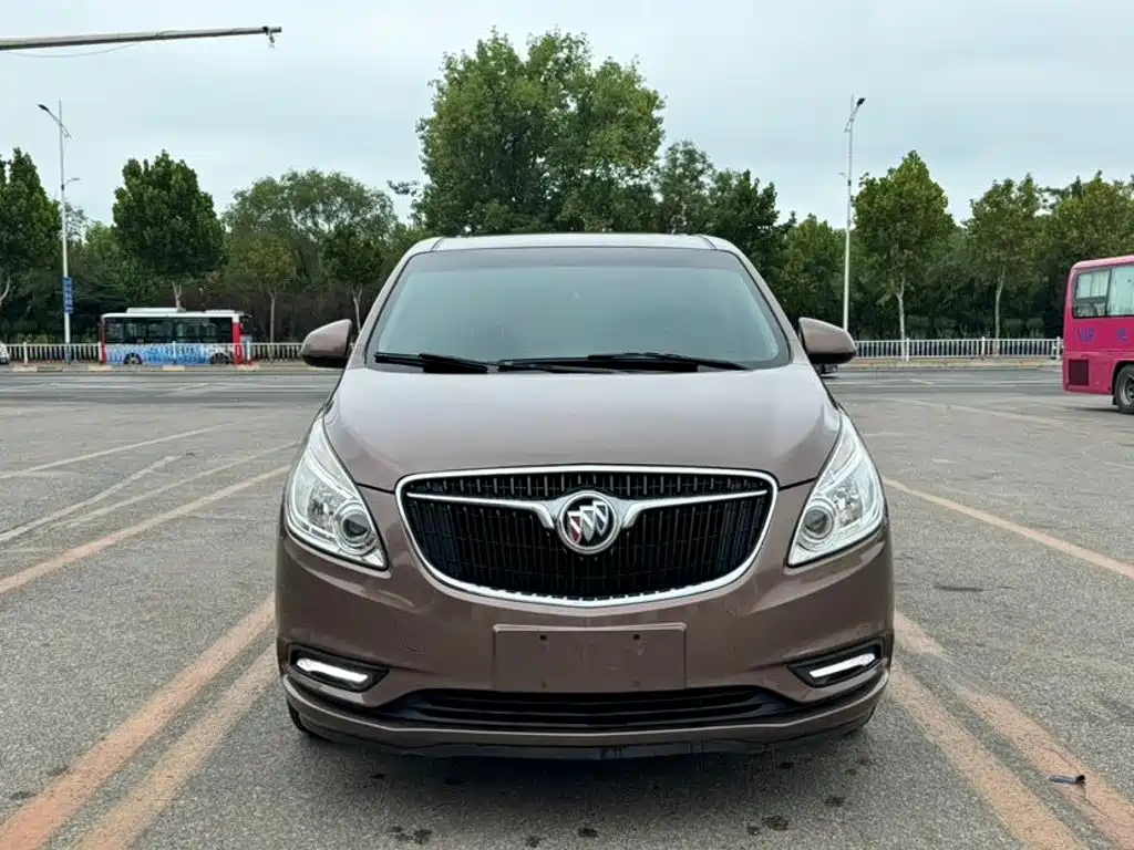 Buick GL8 2019 — фото 1