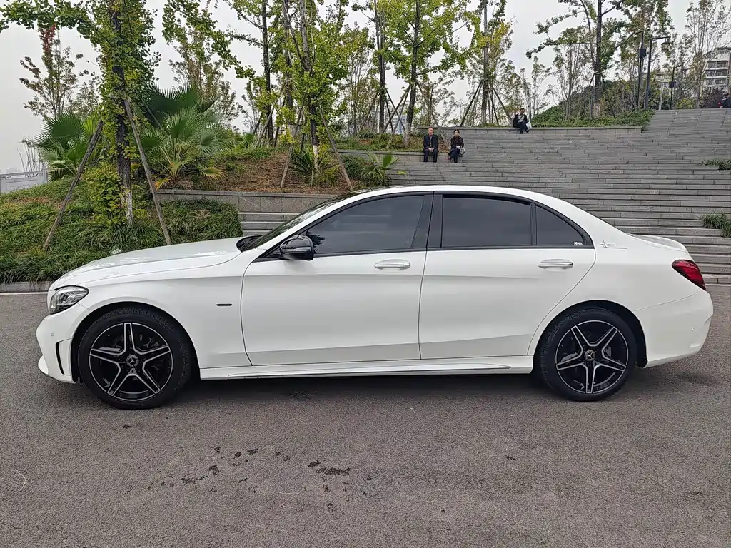 Mercedes-Benz C-Class 2021