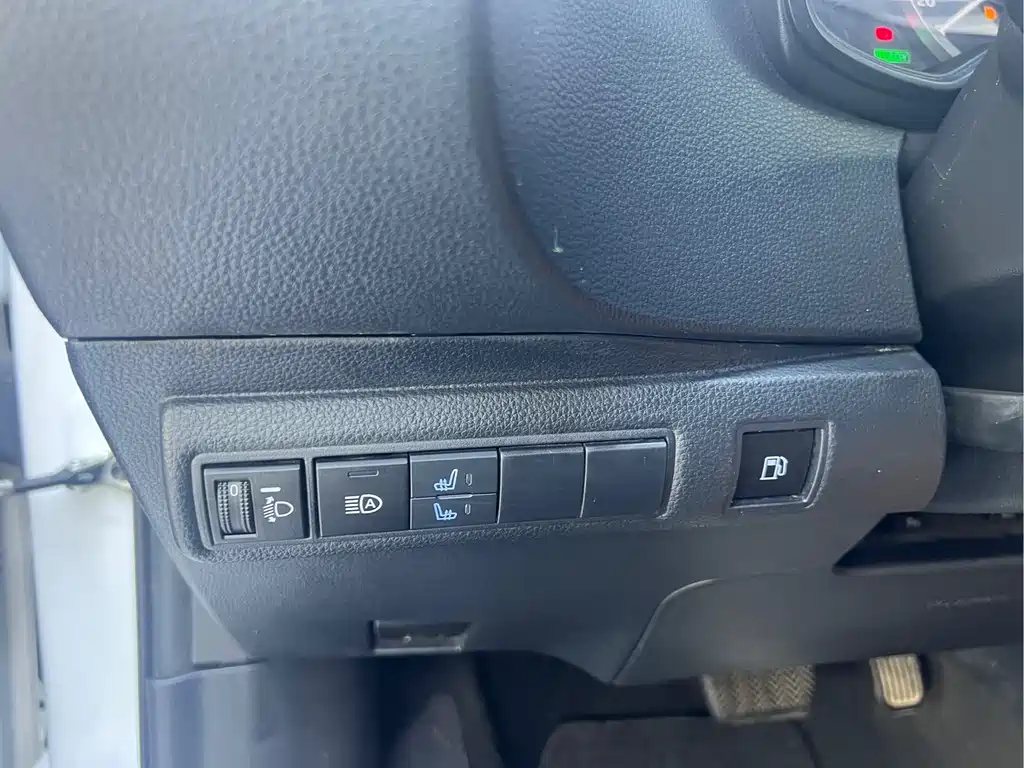 Toyota Corolla 2023 — фото 12
