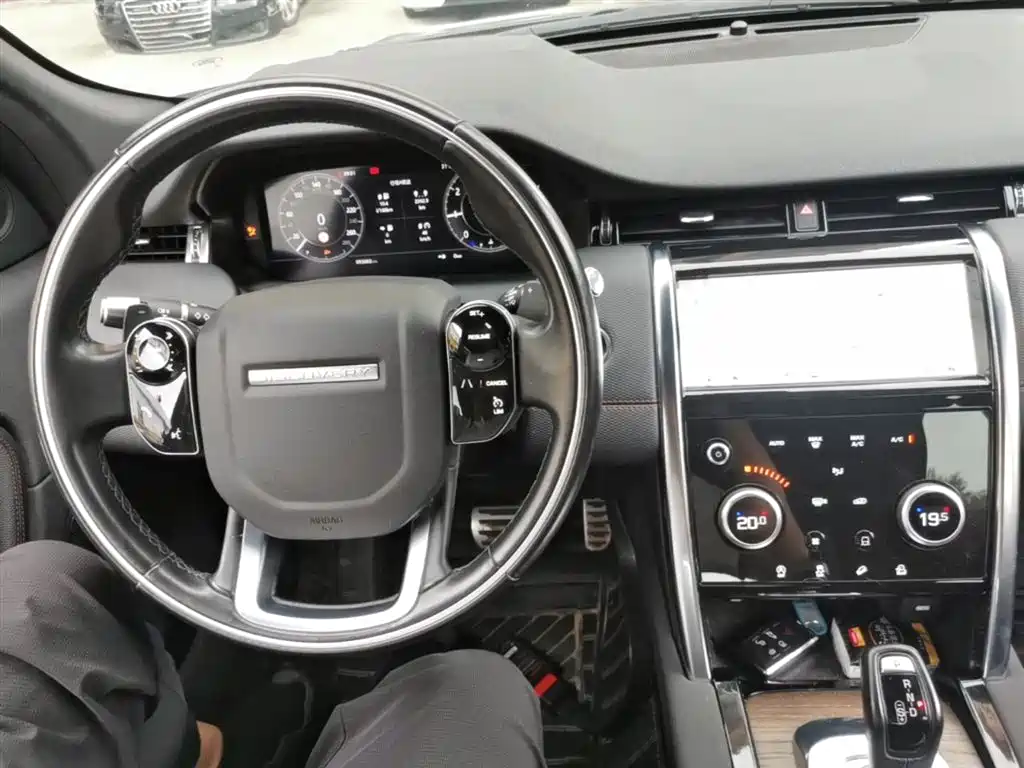 Land Rover Discovery Sport 2020 — фото 10