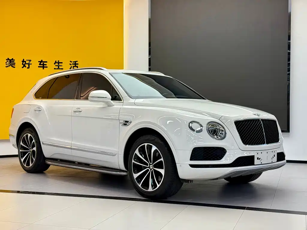Bentley Bentayga 2020 — фото 3