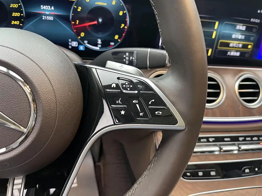 Mercedes-Benz E-Class 2023 — фото 22