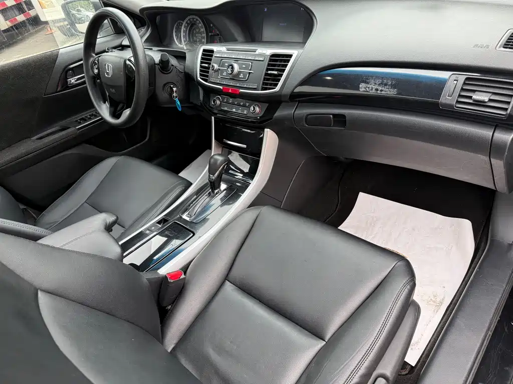 Honda Accord 2017 — фото 11