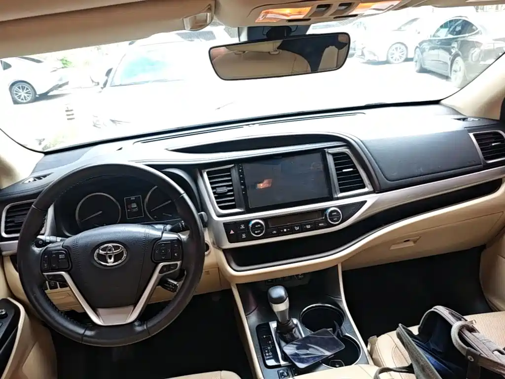 Toyota Highlander 2018 — фото 14