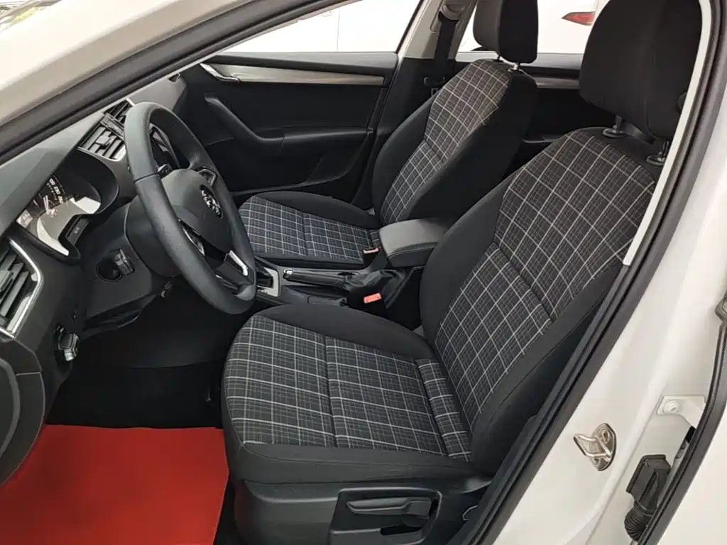 Skoda Octavia 2019 — фото 15