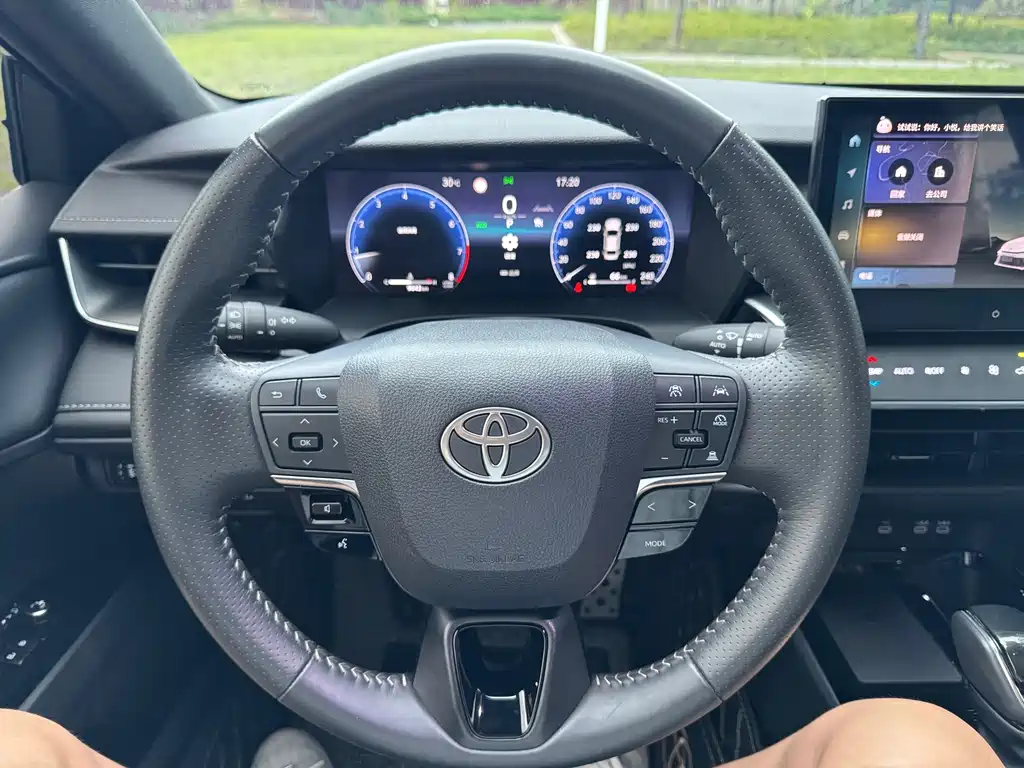 Toyota Camry 2025 — фото 13