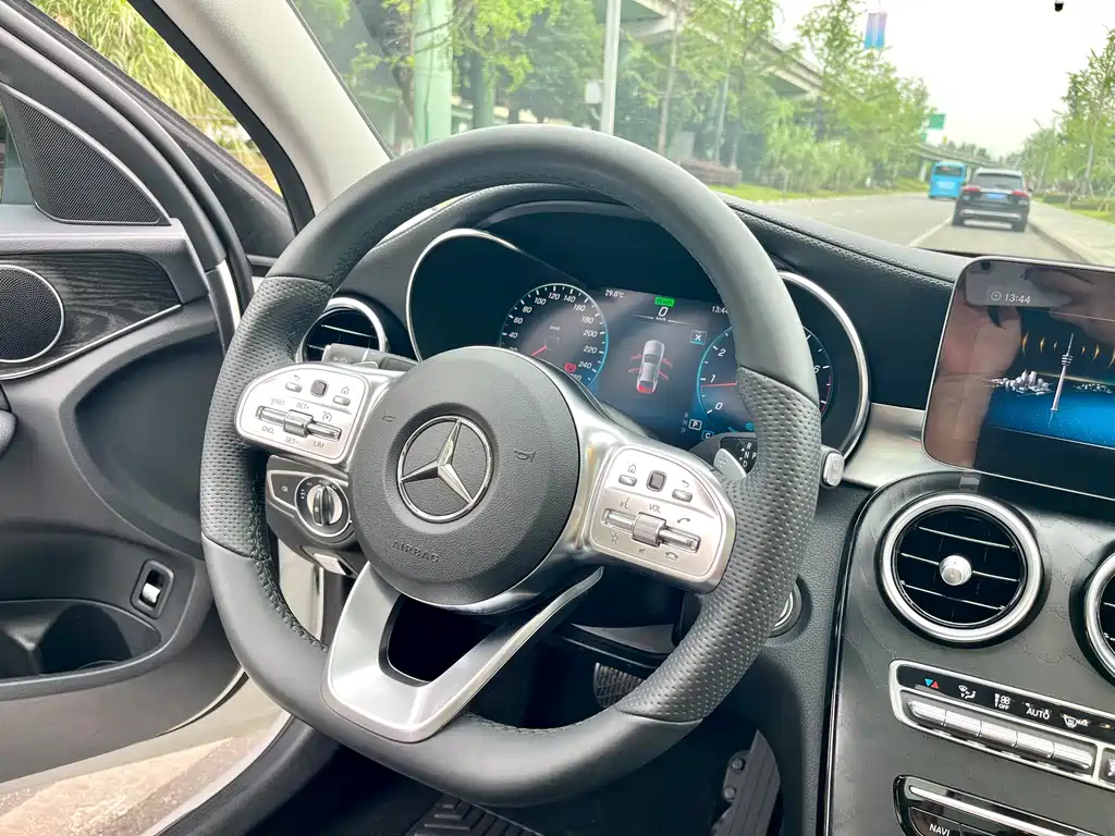 Mercedes-Benz C-Class 2020 — фото 12