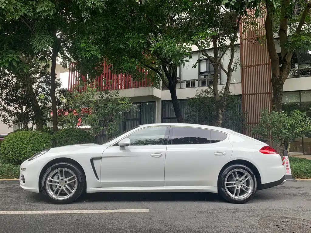 Porsche Panamera 2015 — фото 3