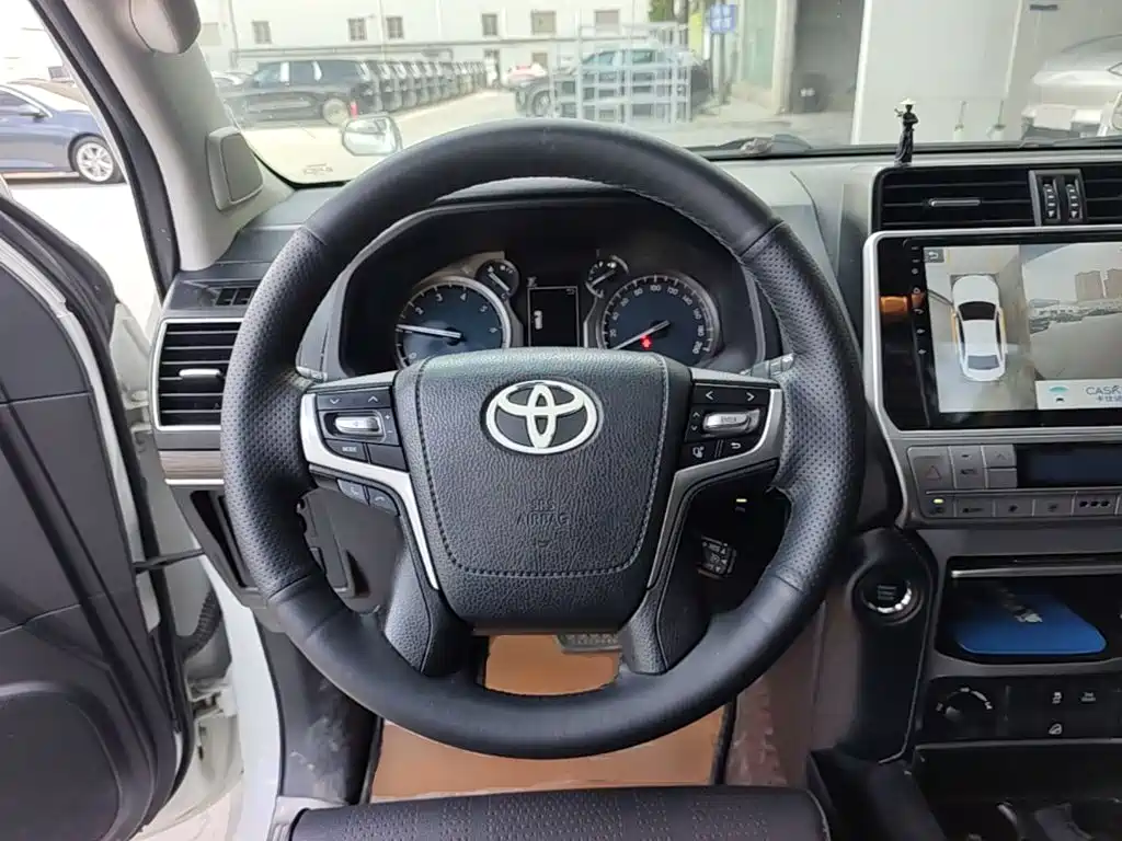 Toyota Prado 2019 — фото 15