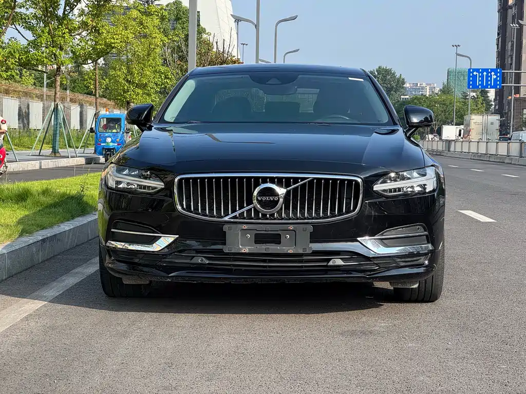 Volvo S90 2018 — фото 1