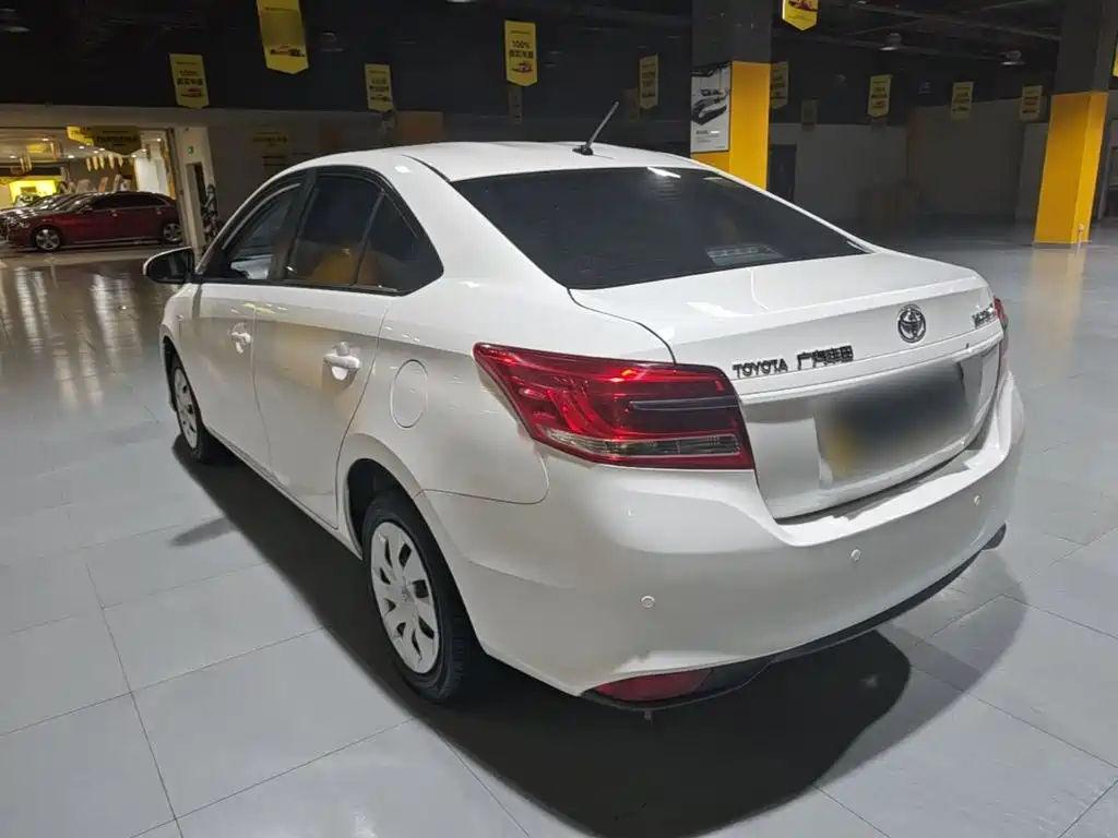 Toyota Yaris L 2019