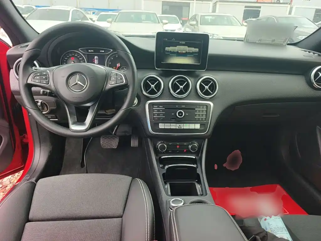 Mercedes-Benz A-Class 2017 — фото 10