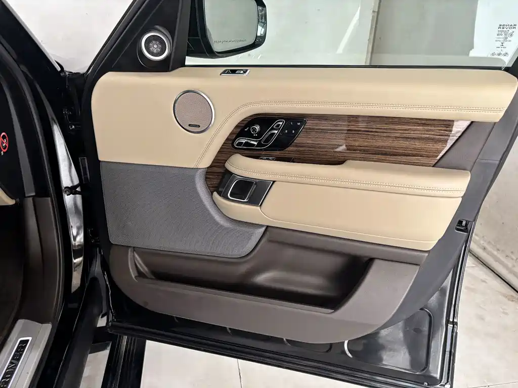 Land Rover Range Rover 2019 — фото 24